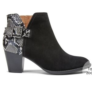 NWOB VIONIC black snake booties